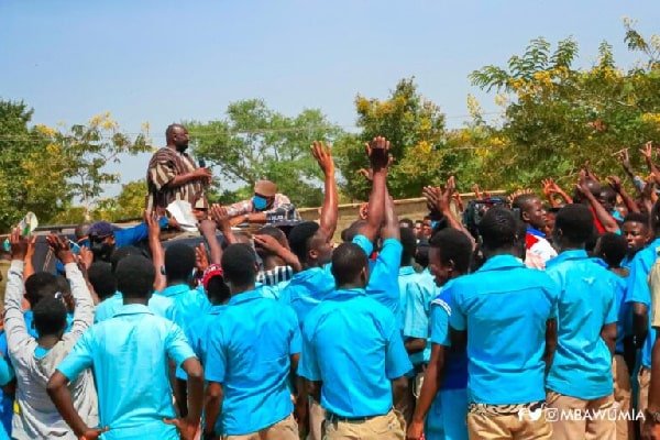 Students block Bawumia to address them